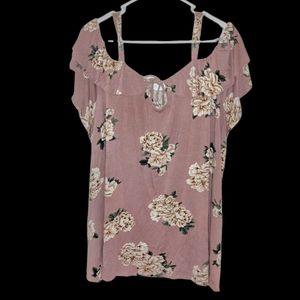 COPY - Torrid 2 cold shoulder/ keyhole top 18 /20